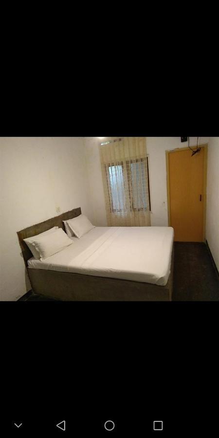 دينيايا Sinharaja Hostel 114 الغرفة الصورة