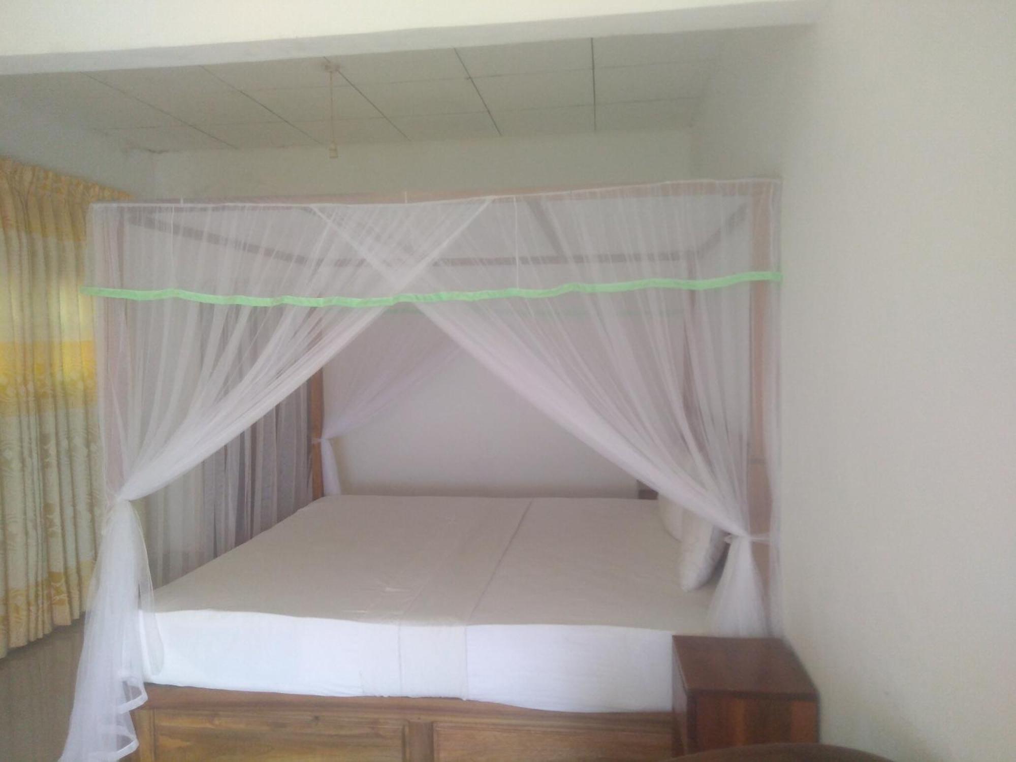 دينيايا Sinharaja Hostel 114 الغرفة الصورة